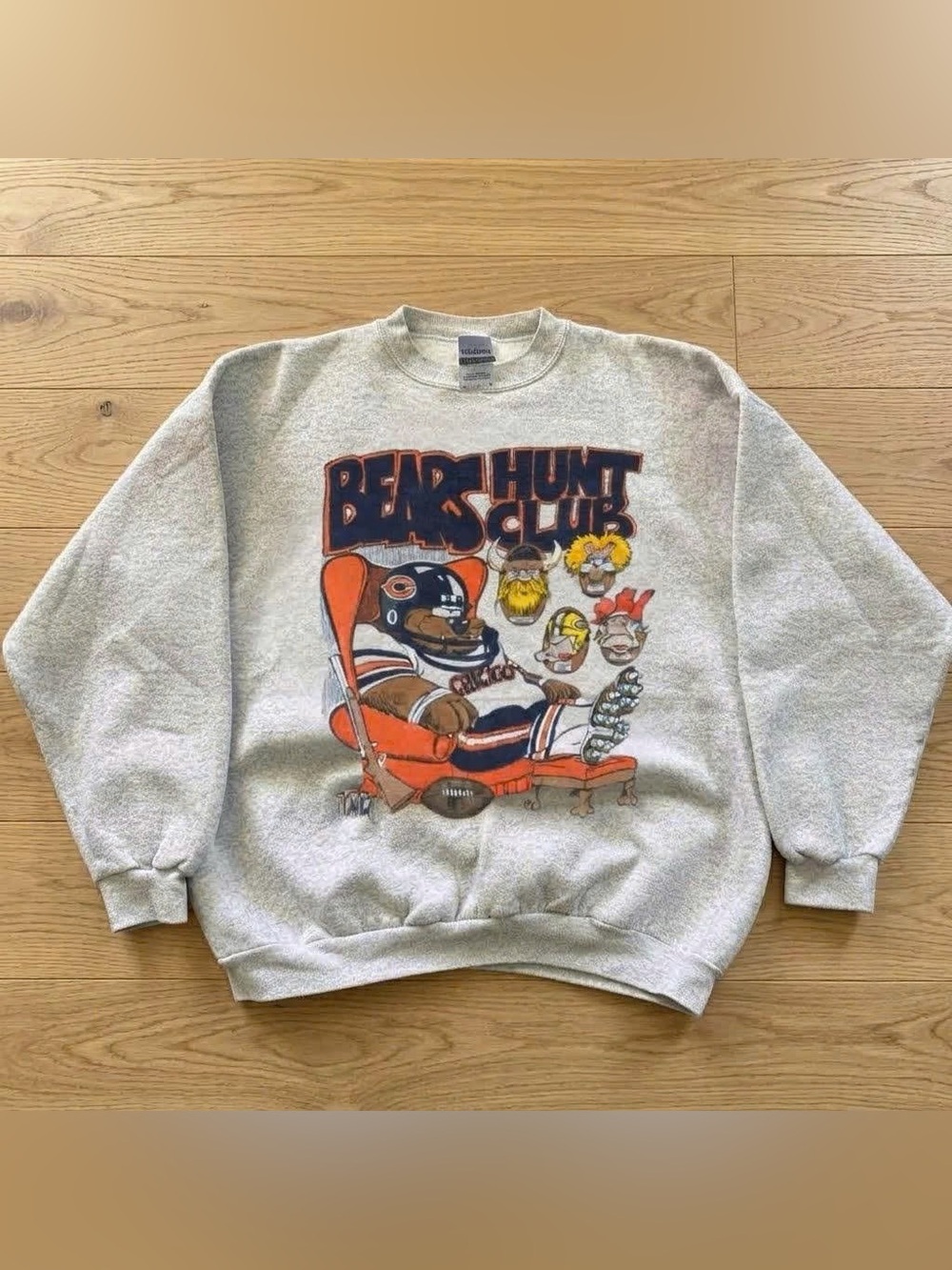 Vintage Chicago BEARS HUNT CLUB Gray Graphic Crewneck Sweater